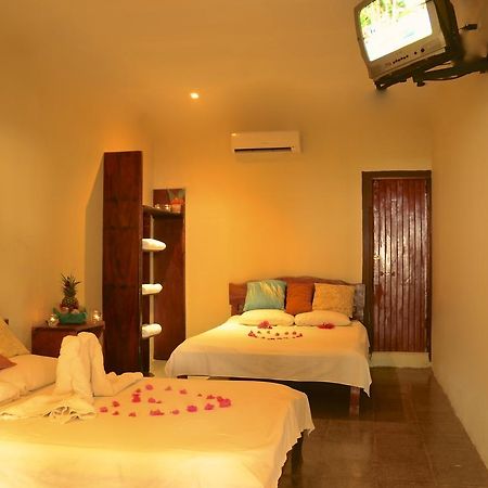 Claudio & Gloria Beach Front Rooms Playas del Coco Luaran gambar